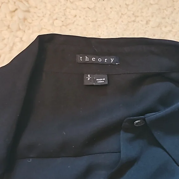 Button down - Picture 3 of 5